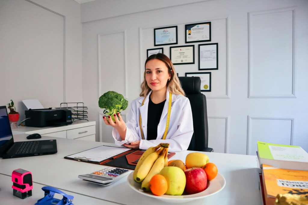 imagem de uma medica nutricionista 