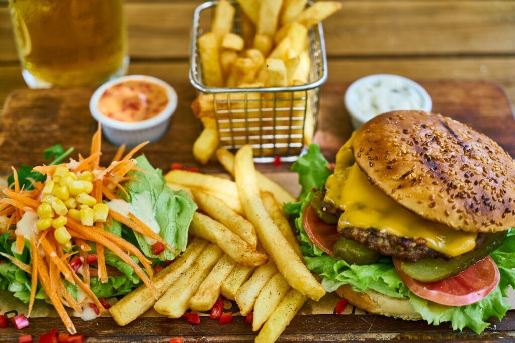 Cheeseburger E Batatas Fritas